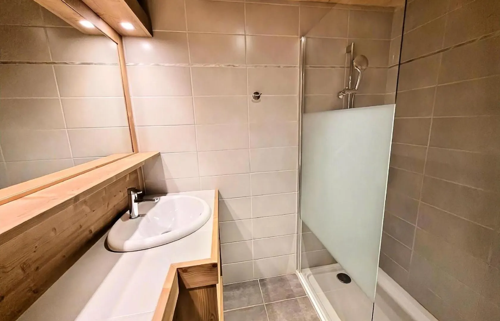 Residence Epilobe - T3+Cabine Au Coeur Du Village Et Proche Des Pistes Mae-0971 لي جيه 0*,  فرنسا